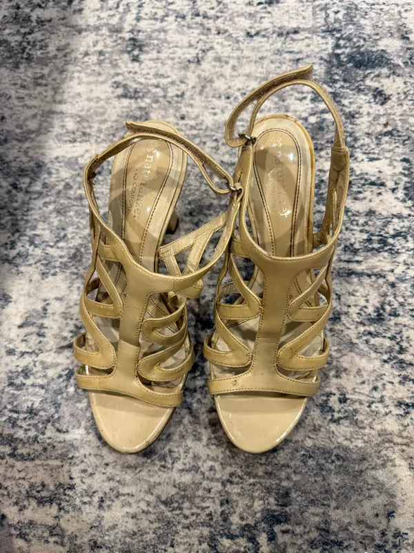 Nude Heels Gold Size 7 - Image 3