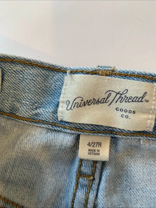Universal Threads Women’s Size 4 / 27 Relaxed Fit Wide Leg 100% Cotton Jeans - Image 4