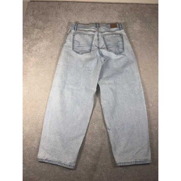 American Eagle Low Rise Baggy Barrel Jeans Women's 10 Reg Light‎ Wash Strigid - Image 6