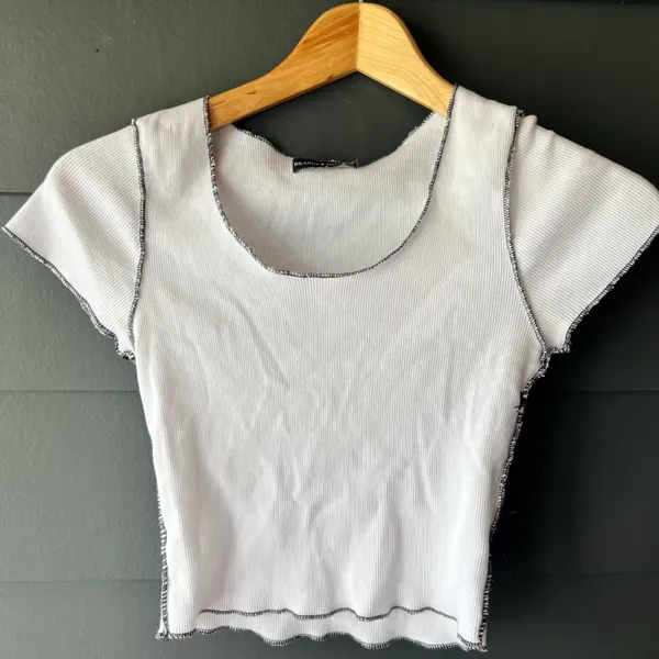 Brandy Melville crop top - Image 4