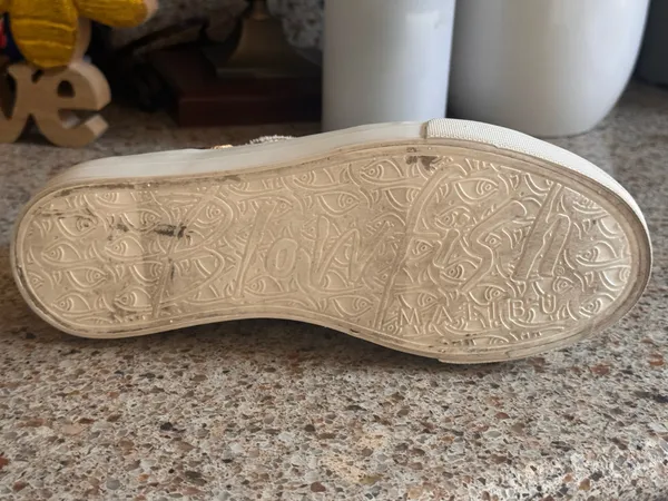Rocket Dog Sneakers 6.5 with unique embroidery design - Image 7