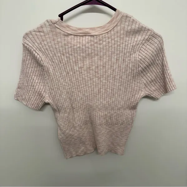 Abercrombie and Fitch Pink Short Sleeve Cropped Sweater - Image 4