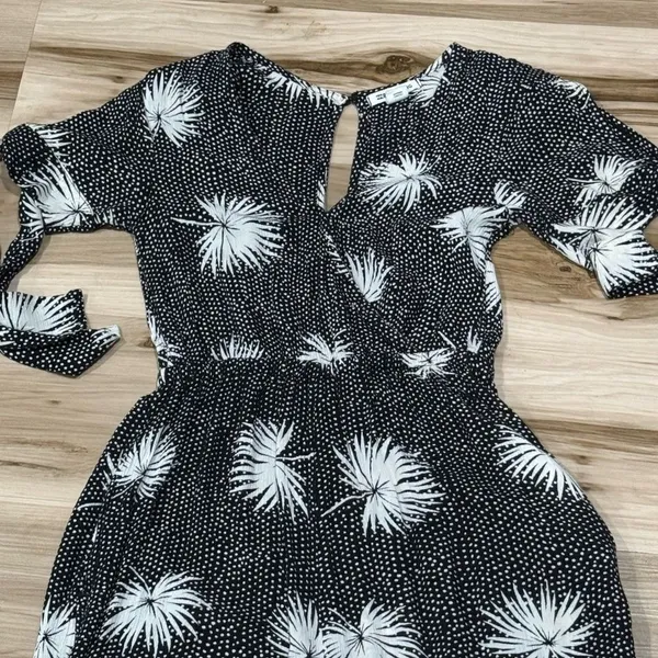 Billabong Black White Polka Dot Floral Jumpsuit Women's Small - Image 5