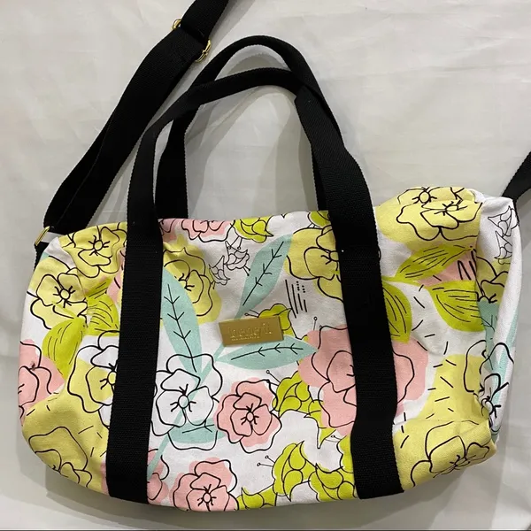 Benefit Cosmetics Floral Duffle Bag - Image 6
