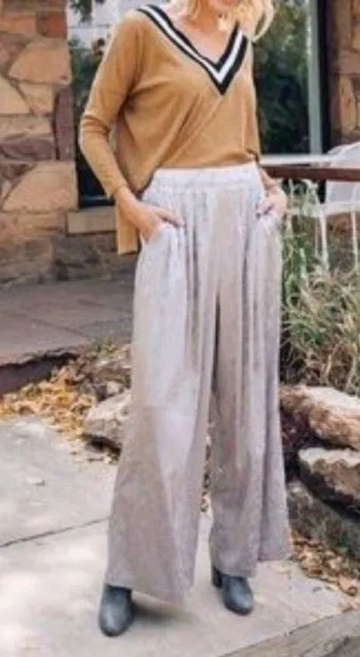Gimmicks by Silver Satin Pants Sz Small NWT - Image 3