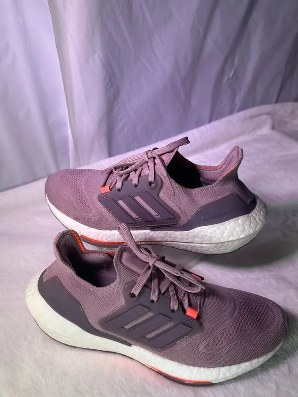 adidas Women’s Athletic Shoe - Mauve with Coral Accents - Image 2