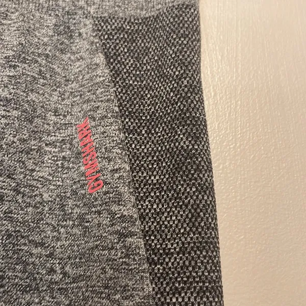 Gymshark- Flex Leggings in Grey with Pink Accent Logo Letters- Size Small - Image 4