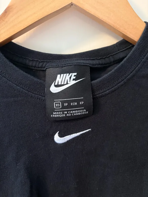 Nike Cropped Tee - Image 3