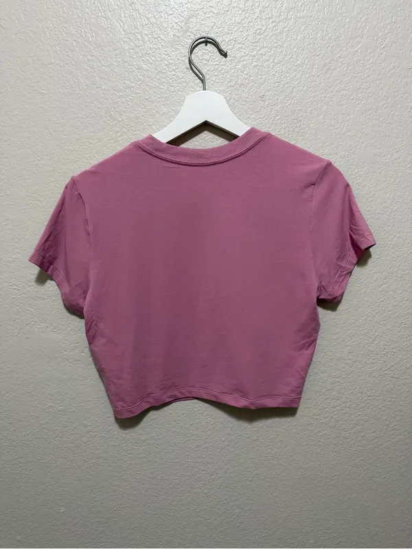 NWT Nike The Nike Tee Cropped Short Sleeve Pink Size Medium - Image 2