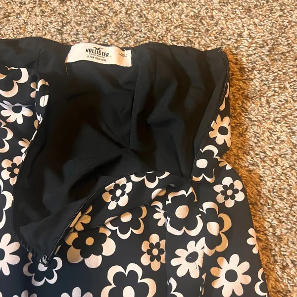 Hollister‎ California Black White Floral Print Ultra High Rise Mini Skirt - Image 3