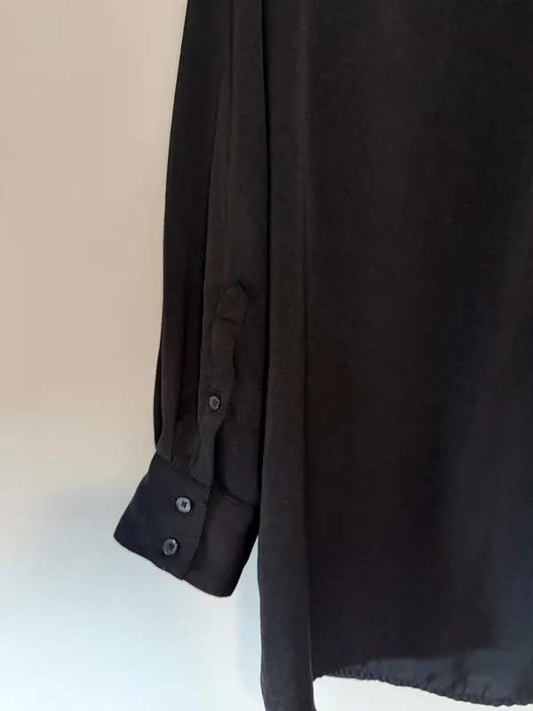 Banana Republic Women’s Black Button-Up Shirt - Image 4