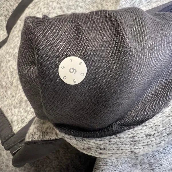 Lululemon Its Fleecing Cold Zip Up Jacket Heathered White Gray Women Size 6 EUC - Image 13