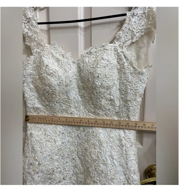 Elegant white wedding dress size S - Image 8