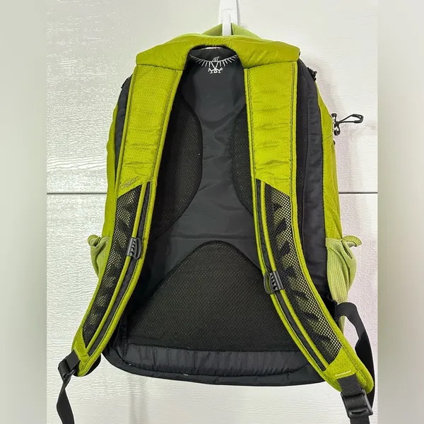 Osprey Green Ozone Day Hiking Backpack - Image 8