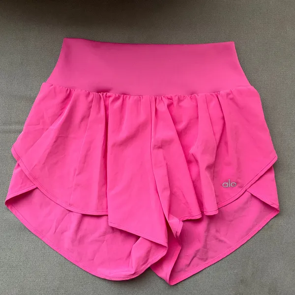 Alo Yoga Gold Medal Short Paradise Pink XS - Image 2