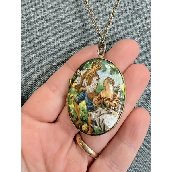 Vintage Fragonard Courting Couple Locket Necklace Oval Glass Engraved‎ Back - Image 8