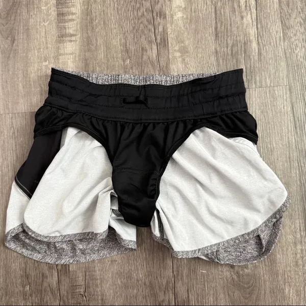 Lululemon Tracker Short 4” Heather Lux Multi Black Lined Size 6 EUC - Image 6