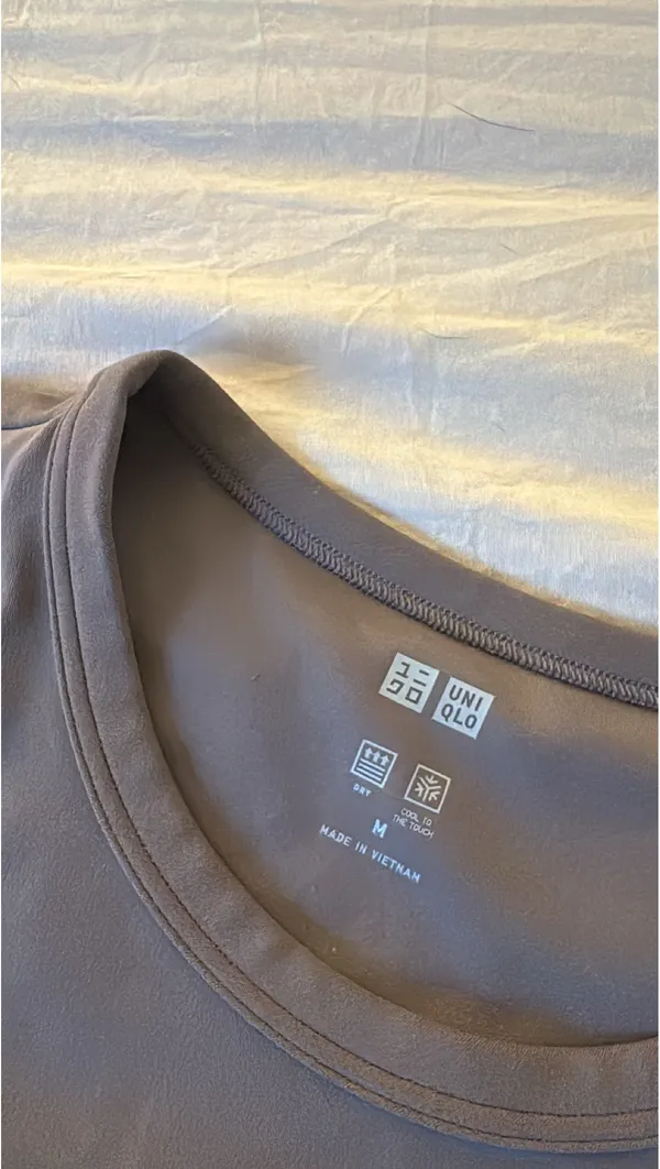 Uniqlo Cropped Shirt - Image 2