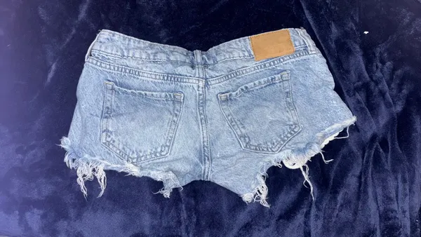Aeropostale Shorts 2.5” low rise crochet pockets - Image 2
