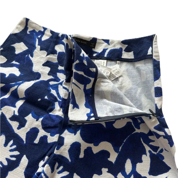 Women's Zara Blue and White High Waist Shorts with Bold Print Floral Size S - Image 4