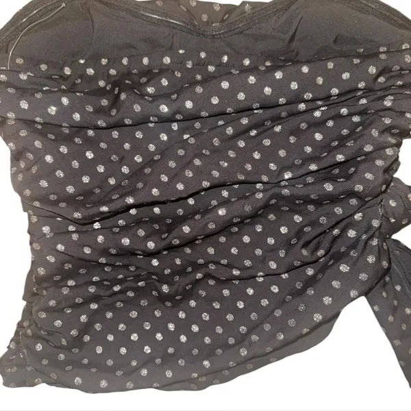 Revolve Women's Unbranded Black Silver Polka Dot Strapless Ruched Top - Image 4