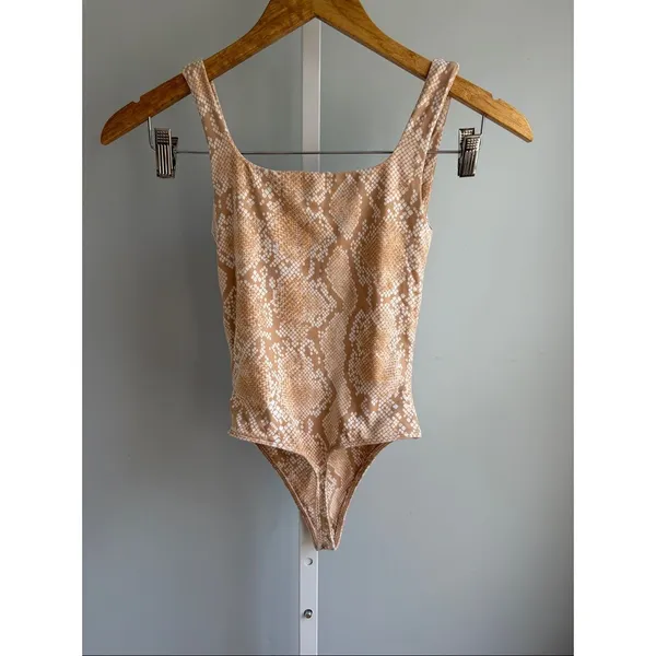 Aritzia Beige Snake-Print Square Neck One-Piece - Image 5