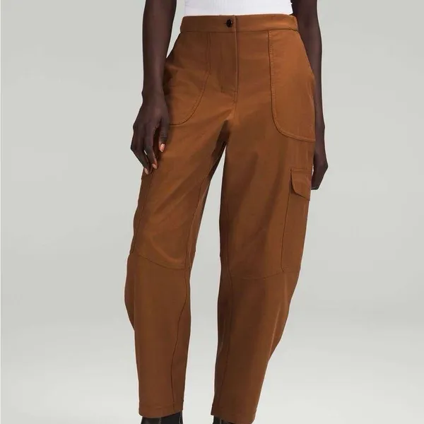 Lululemon Light Utilitech Cargo Pocket High Rise Pant Size 28 Roasted Brown - Image 2