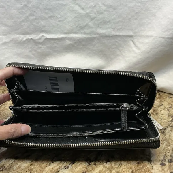 Michael Kors Jet Set Travel Black Signature Wallet 35H8STVT3B Strap Defect - Image 7