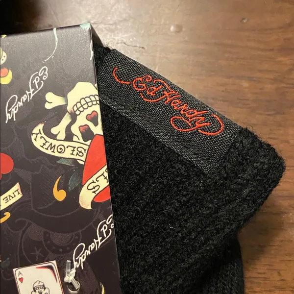 🆕 Ed Hardy Unisex Y2K Cuff Beanie Black Cap Hat & Gloves Brand New Set - Image 6