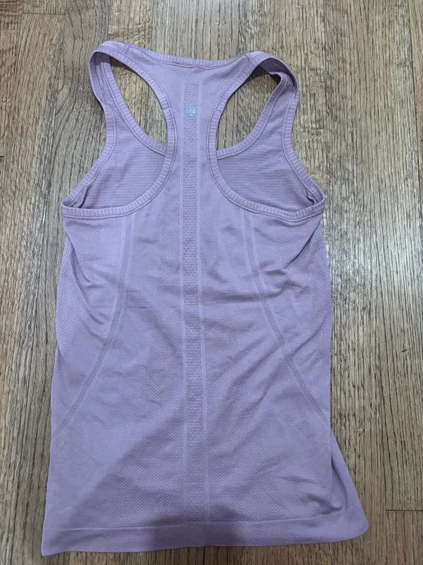 Lululemon Size 4 Tank  - Image 3