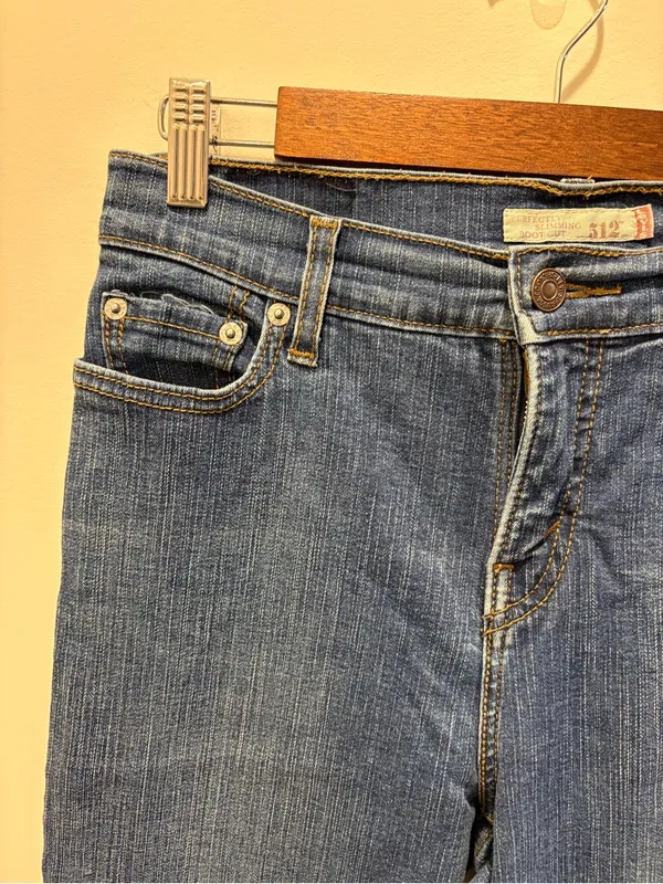 Vintage Y2K Levi’s 512 Jeans Size 6 Bootcut Mid Rise Dark Wash 2000s Denim - Image 3