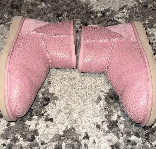 UGG Sz 7 - Image 3