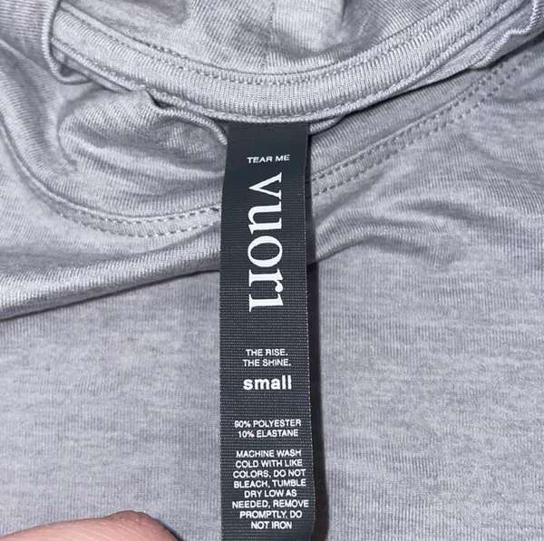 Vuori grey cropped long sleeve  - Image 2