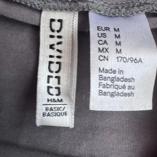 H&M Divided Women’s Gray Basic Short Sleeve T-Shirt Size Medium LIKE NEW - Image 3