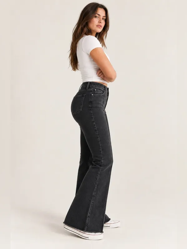 NWT Abercrombie & Fitch Curve Love HR Vintage Flare Jeans – Black Pintuck 30/10R - Image 3
