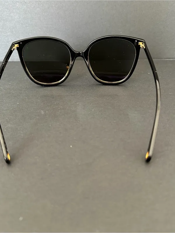 Gucci Women Black Sunglasses with Chains NEW - Image 5