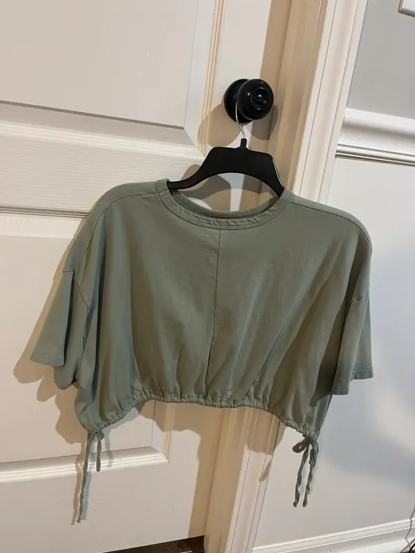 crop top - Image 2