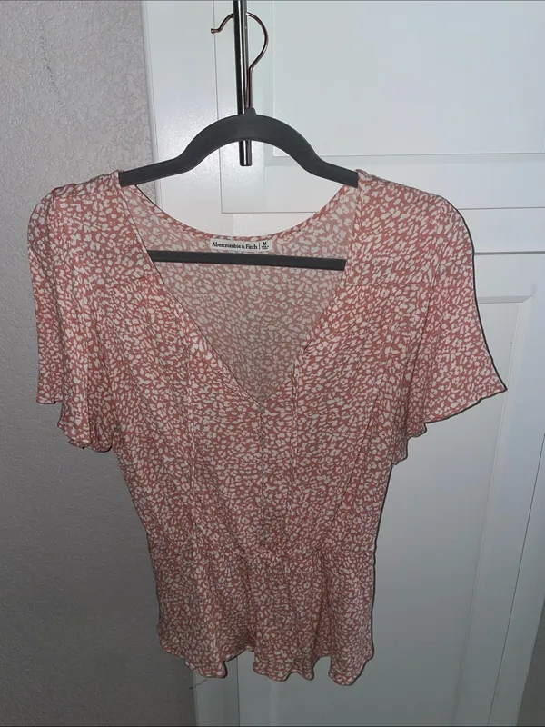 Abercrombie & Fitch Pink and White cinched peplum top - Image 2