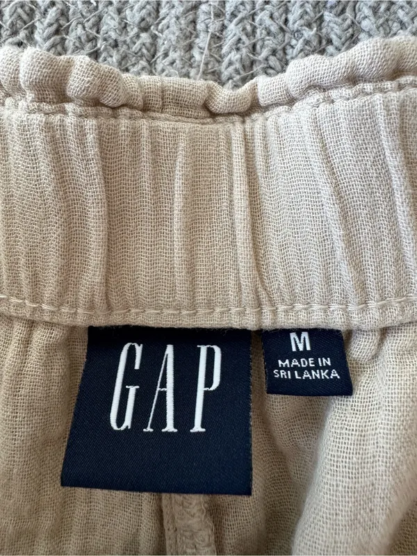 GAP Light Tan Cream Cotton Gauze Elastic Waist Shorts Size Medium - Image 4