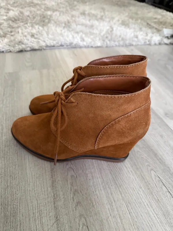 Sonoma Life+Style Suede Lace-Up Wedge Ankle Booties in Brown “Chestnut” Size 8.5 - Image 3
