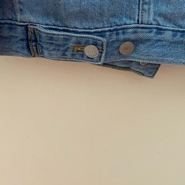 GAP women all button down thick jeans jacket (boyfriend size jacket) - Image 9