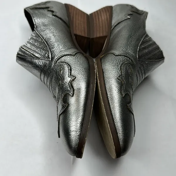 Silent D Tarvita Bootie in Silver Size 10 - Image 5