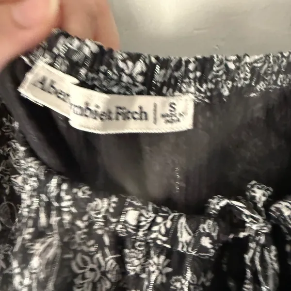 Abercrombie Fitch Black Floral Off Shoulder Long Sl Bodysuit S Feminine Coquette - Image 2