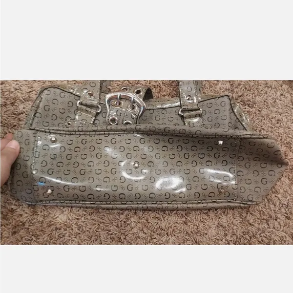 Med/Lg authentic Vintage Guess zippered purse - Image 7