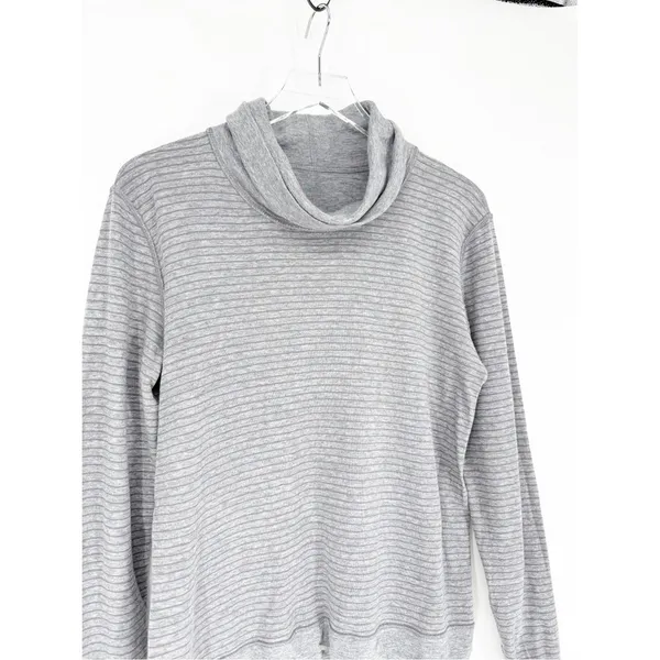 Lululemon Double‎ Up Reversible Turtleneck Top Women's 10 Grey - Image 4