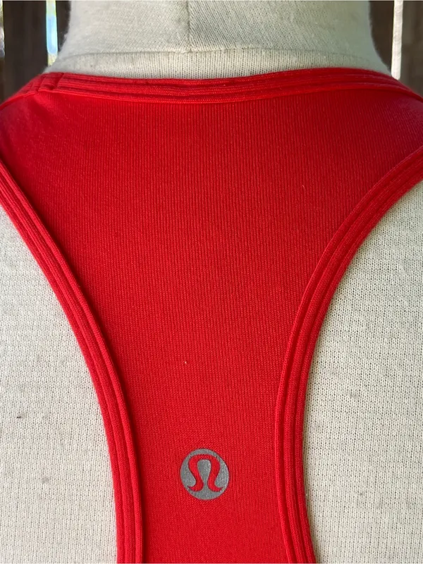 Lululemon tank top hip length red yoga Pilates gym outdoor activewear size 6 - Image 3