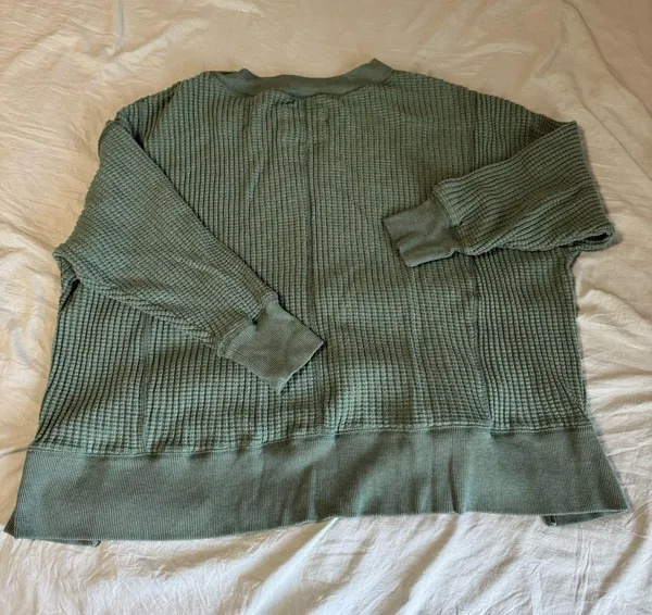 American Eagle Sweater - Image 3
