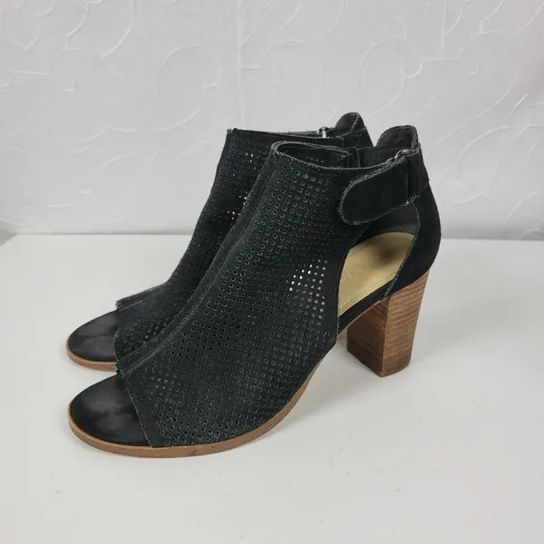 Marc Fisher Deztin Womens Sandals Size 8.5 Black Suede Peep Toe Cutout Heels - Image 2