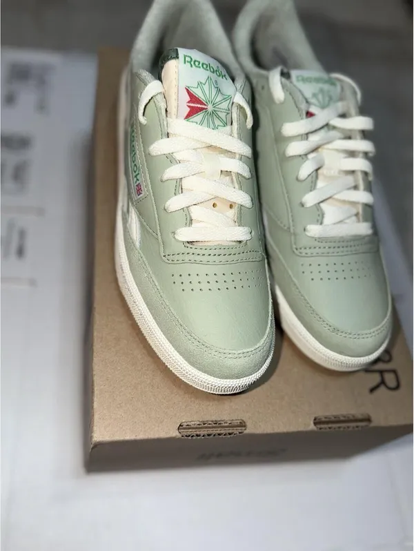 Size 9 US Women’s Reebok Club C Revenge Vintage Tennis Shoes Sneakers Green Chalk - Image 4