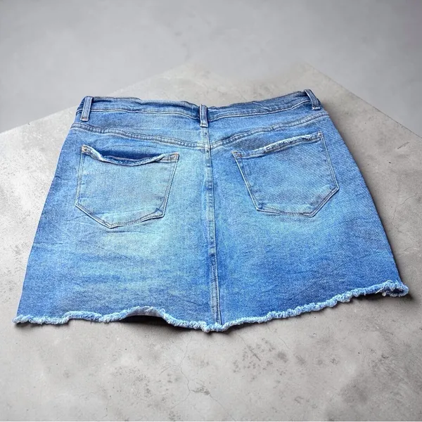 Kensie Jeans "The Skirt" | Vintage Luxe | Denim Mini Skirt | Distressed size 16 - Image 6